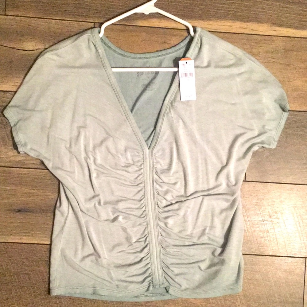 NWT AE TOP